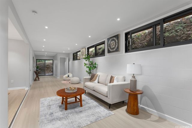 1193 Kika Place, Kailua, HI 96734