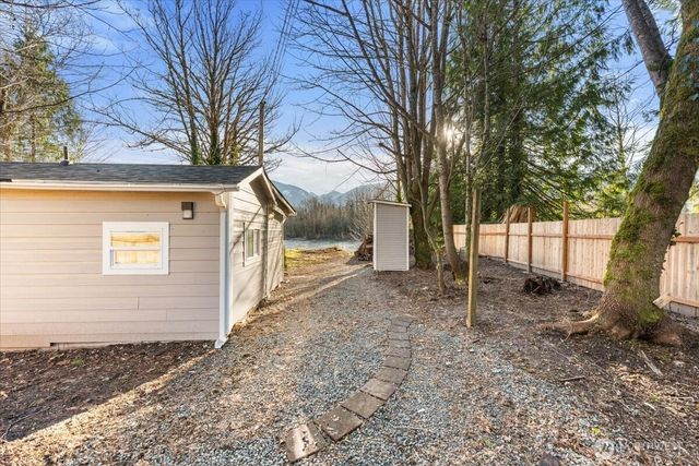 41722 S Shore Drive, Concrete, WA 98237