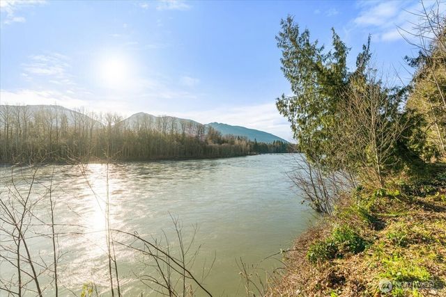 41722 S Shore Drive, Concrete, WA 98237