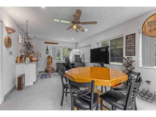 858 IVA Ln, Salem, OR 97317