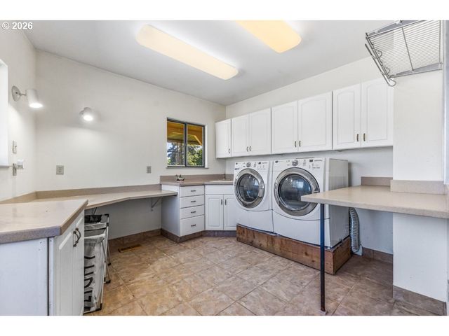 858 IVA Ln, Salem, OR 97317