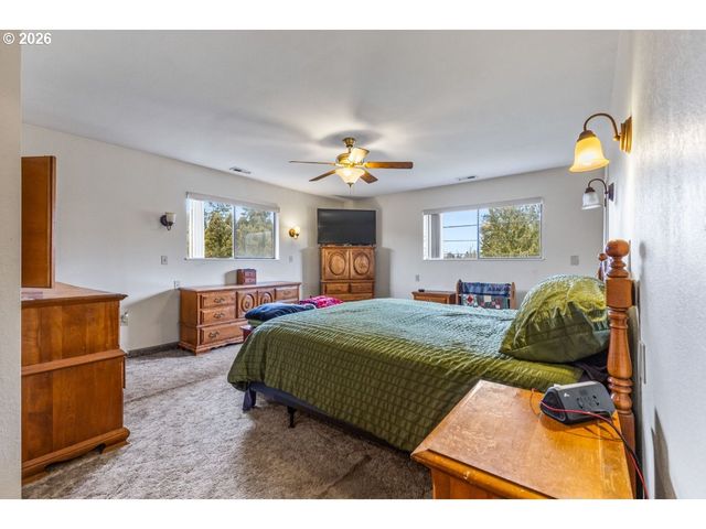 858 IVA Ln, Salem, OR 97317