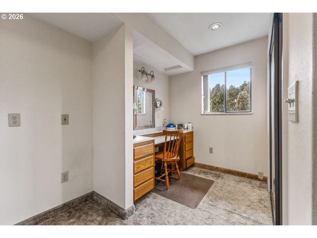 858 IVA Ln, Salem, OR 97317