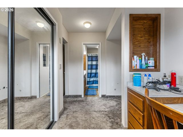 858 IVA Ln, Salem, OR 97317