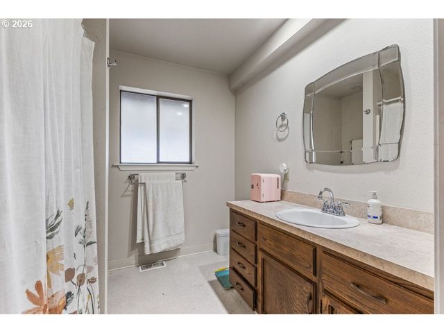 858 IVA Ln, Salem, OR 97317