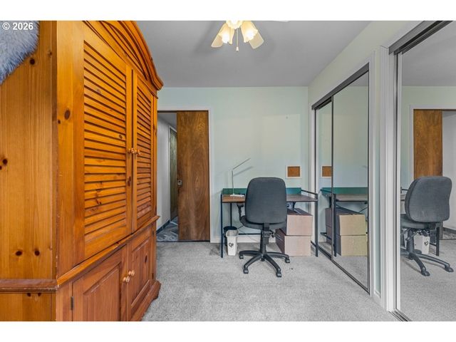 858 IVA Ln, Salem, OR 97317