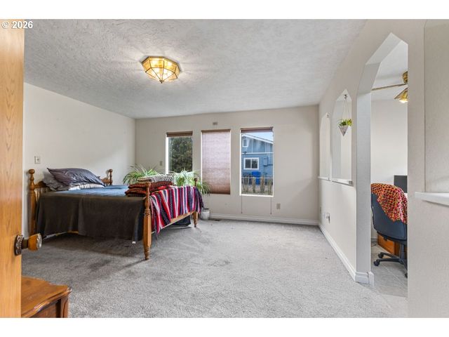 858 IVA Ln, Salem, OR 97317