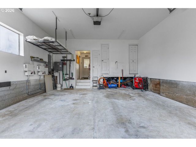 858 IVA Ln, Salem, OR 97317