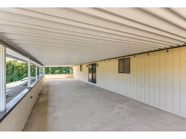 858 IVA Ln, Salem, OR 97317