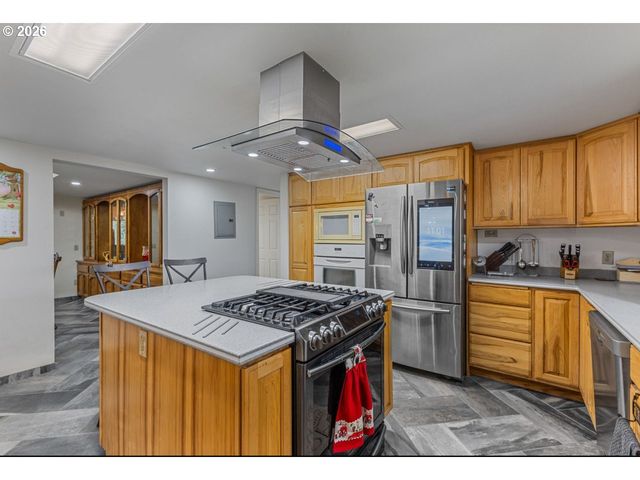 858 IVA Ln, Salem, OR 97317