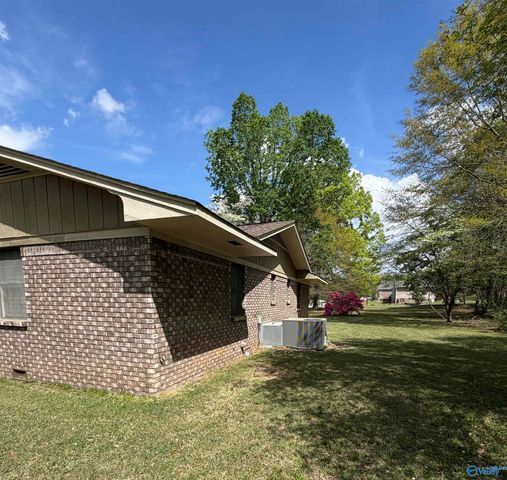 398 Peteet Street, Rainbow City, AL 35906