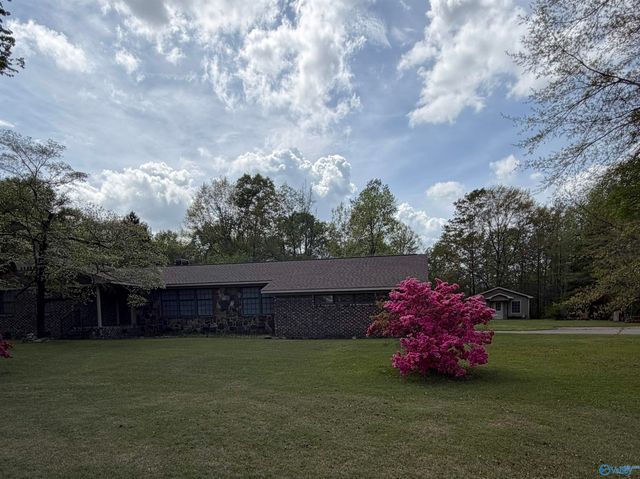 398 Peteet Street, Rainbow City, AL 35906