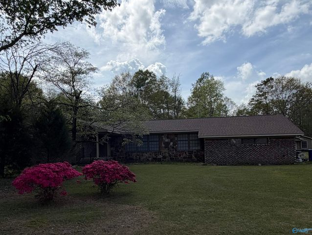 398 Peteet Street, Rainbow City, AL 35906