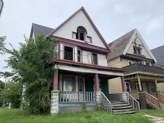 2230 W Clarke STREET #2232, Milwaukee, WI 53206