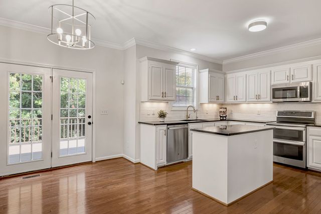 1019 Brixworth Dr, Thompsons Station, TN 37179
