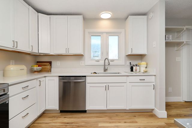 2417 Brookfield Drive, Manhattan, KS 66503