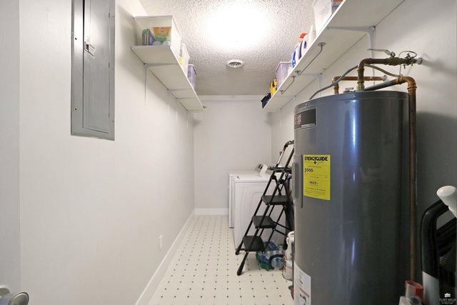 2417 Brookfield Drive, Manhattan, KS 66503