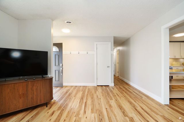 2417 Brookfield Drive, Manhattan, KS 66503