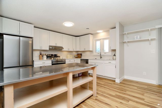 2417 Brookfield Drive, Manhattan, KS 66503