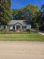 22211 Grandy Street, Clinton Township, MI 48035