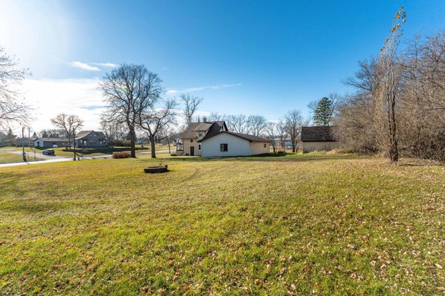 201 E Broadway, Elizabeth, MN 56533