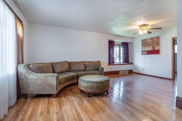 201 E Broadway, Elizabeth, MN 56533