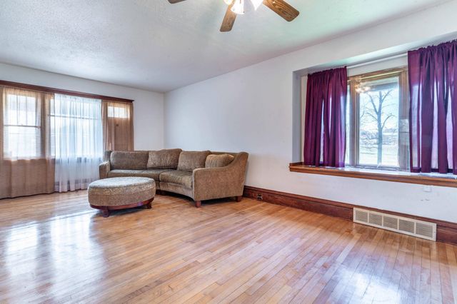 201 E Broadway, Elizabeth, MN 56533