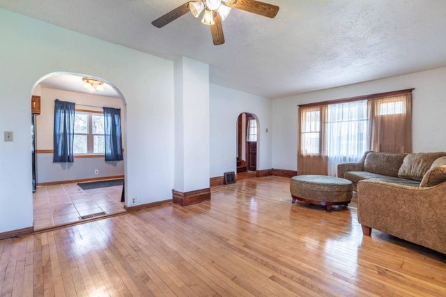 201 E Broadway, Elizabeth, MN 56533