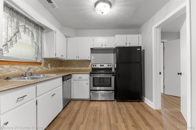 1843 Lathers Street, Garden City, MI 48135