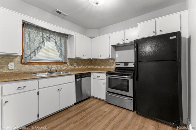1843 Lathers Street, Garden City, MI 48135