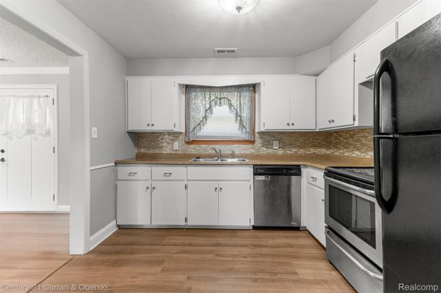 1843 Lathers Street, Garden City, MI 48135