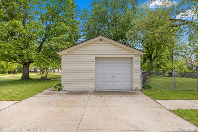 1843 Lathers Street, Garden City, MI 48135