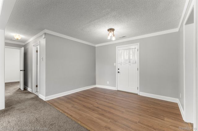 1843 Lathers Street, Garden City, MI 48135
