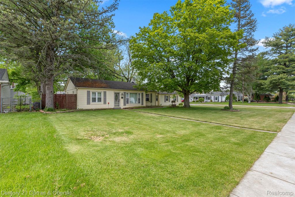 1843 Lathers Street, Garden City, MI 48135