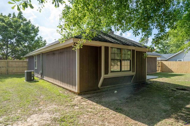 1418 Parkway Drive, Perry, GA 31069
