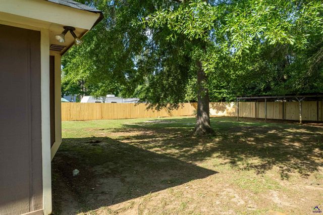1418 Parkway Drive, Perry, GA 31069
