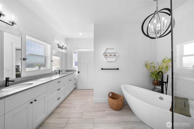 885 Autumn Crest Drive, Wenatchee, WA 98801