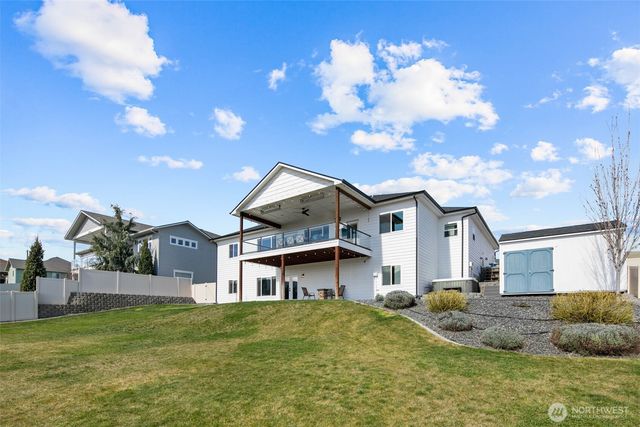 885 Autumn Crest Drive, Wenatchee, WA 98801