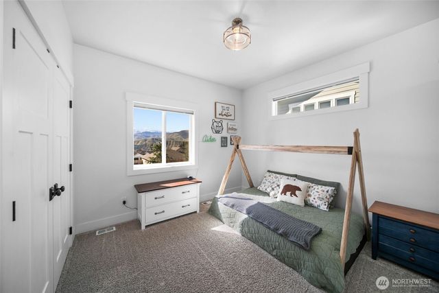 885 Autumn Crest Drive, Wenatchee, WA 98801