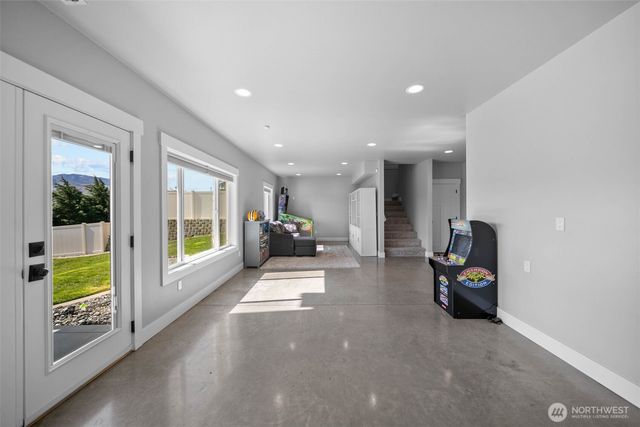 885 Autumn Crest Drive, Wenatchee, WA 98801