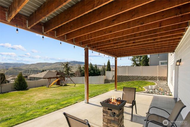 885 Autumn Crest Drive, Wenatchee, WA 98801