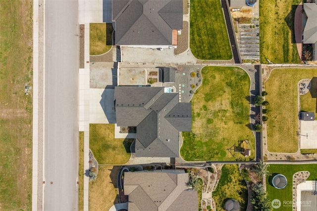 885 Autumn Crest Drive, Wenatchee, WA 98801