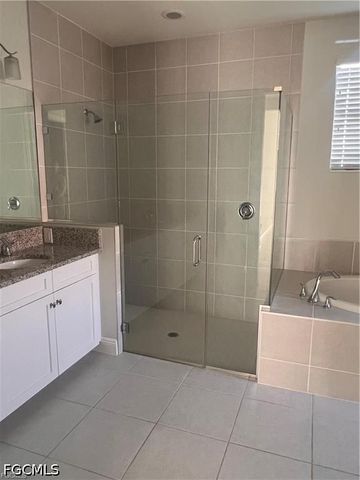 305 NE 19th PL, Cape Coral, FL 33909