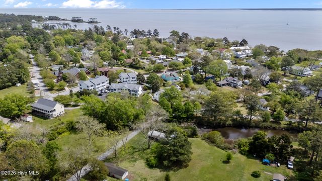 401 Neuse Street, Oriental, NC 28571