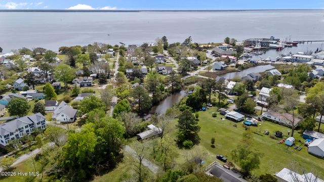 401 Neuse Street, Oriental, NC 28571
