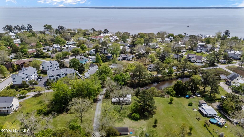 401 Neuse Street, Oriental, NC 28571