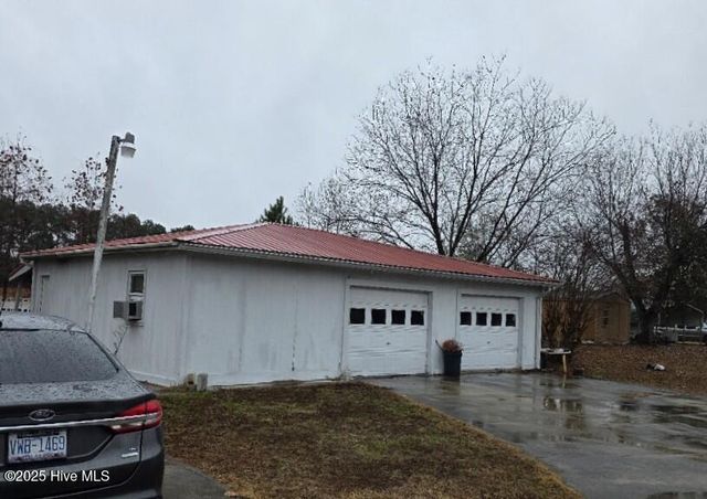 306 Greenfield Boulevard, Greenville, NC 27834