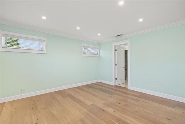 13560 Howen Drive, Saratoga, CA 95070