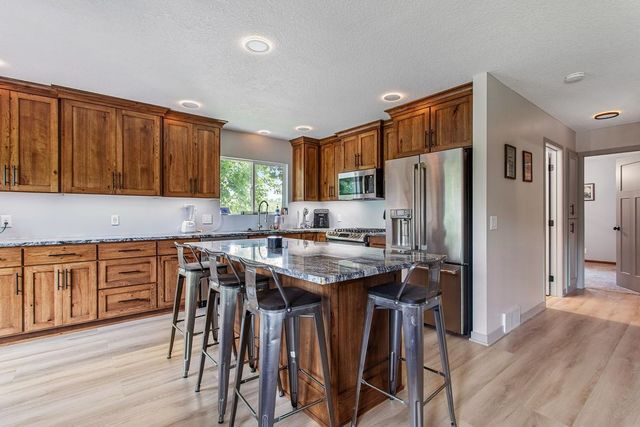 14382 Garrett Avenue, Apple Valley, MN 55124