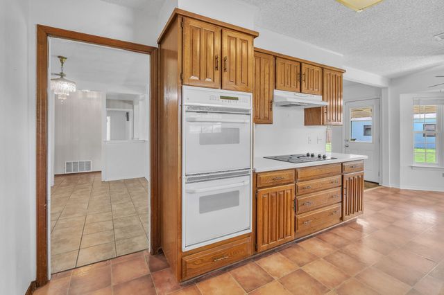 1720 Timbercreek Road, Benbrook, TX 76126